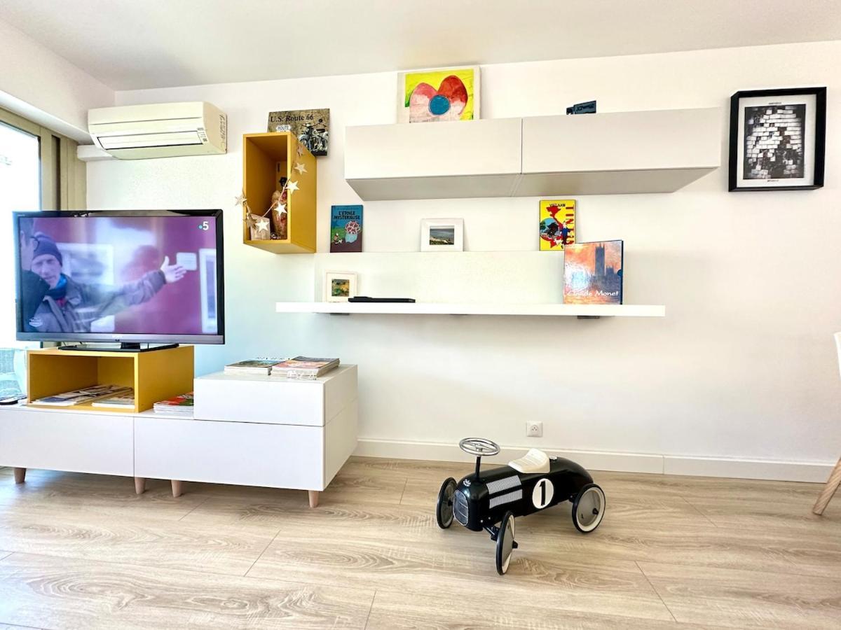 F2 Cannes-beach Sea View Pool Apartment Cannes