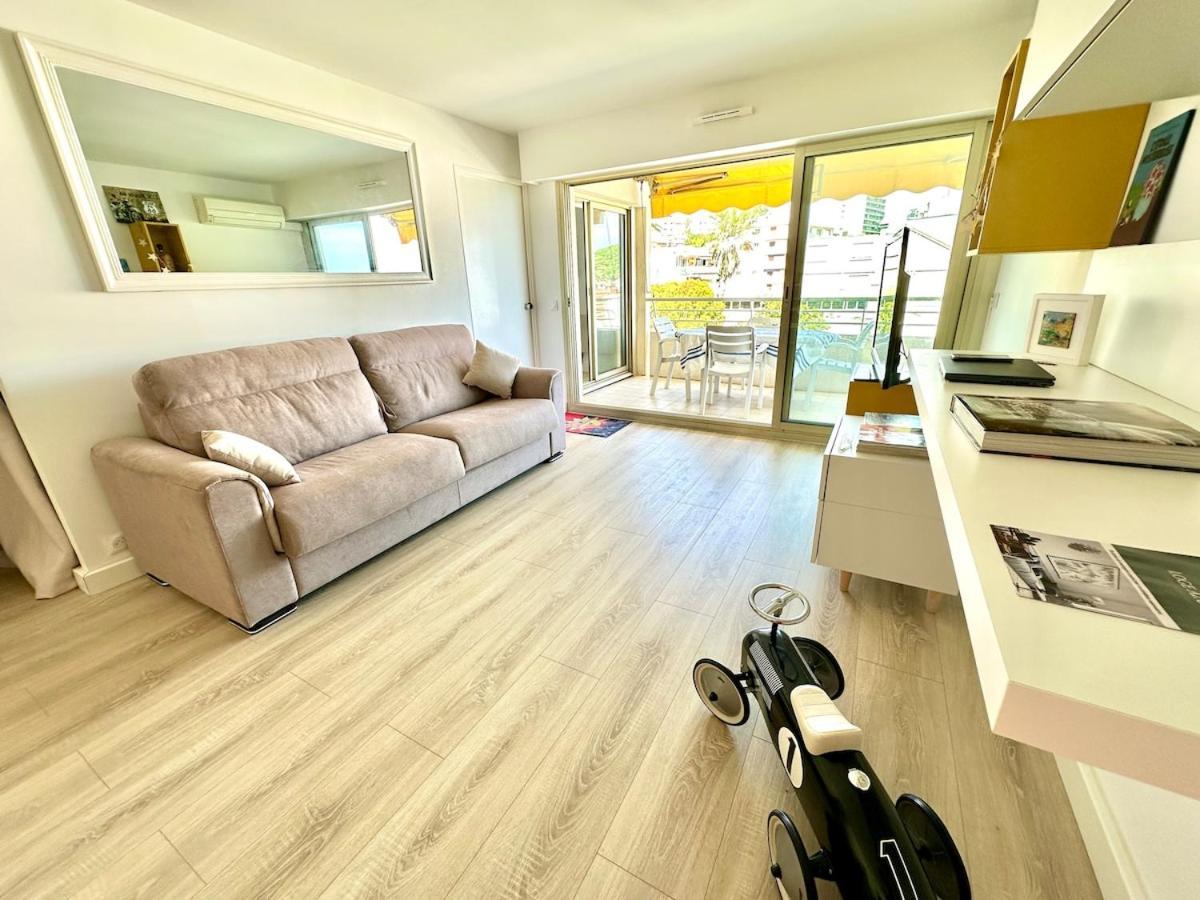 F2 Cannes-beach Sea View Pool Apartment *